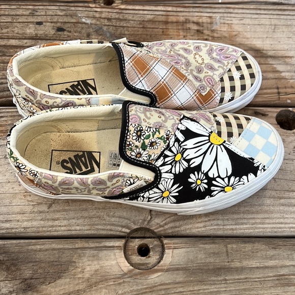VANS Meadow Patchwork Slip On Skate Shoes Sneakers Multi Daisy plaid US 7 EUR 37 - Picture 2 of 7